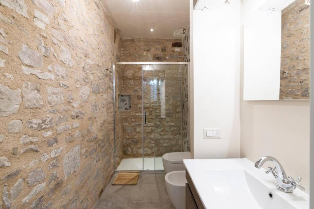 Cornelia Cavern Cosy Studio Apartment In Spello Luaran gambar