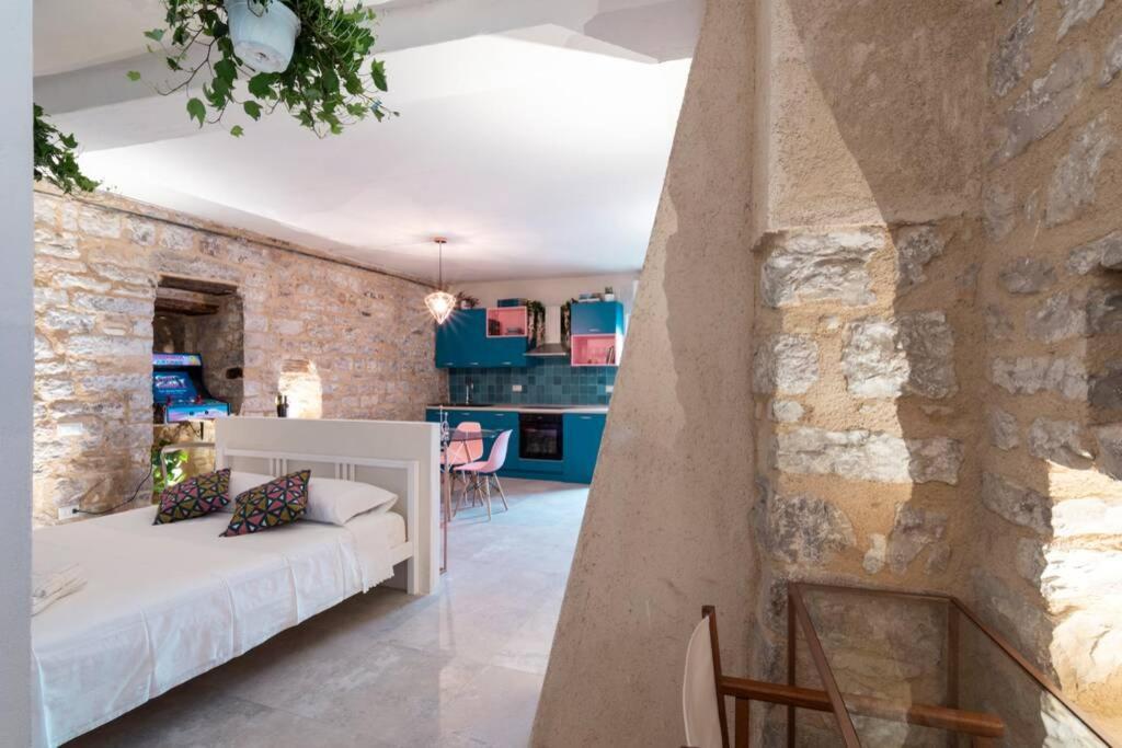 Cornelia Cavern Cosy Studio Apartment In Spello Luaran gambar