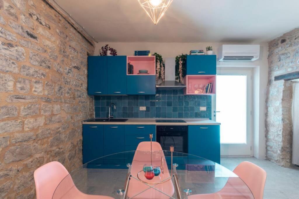 Cornelia Cavern Cosy Studio Apartment In Spello Luaran gambar