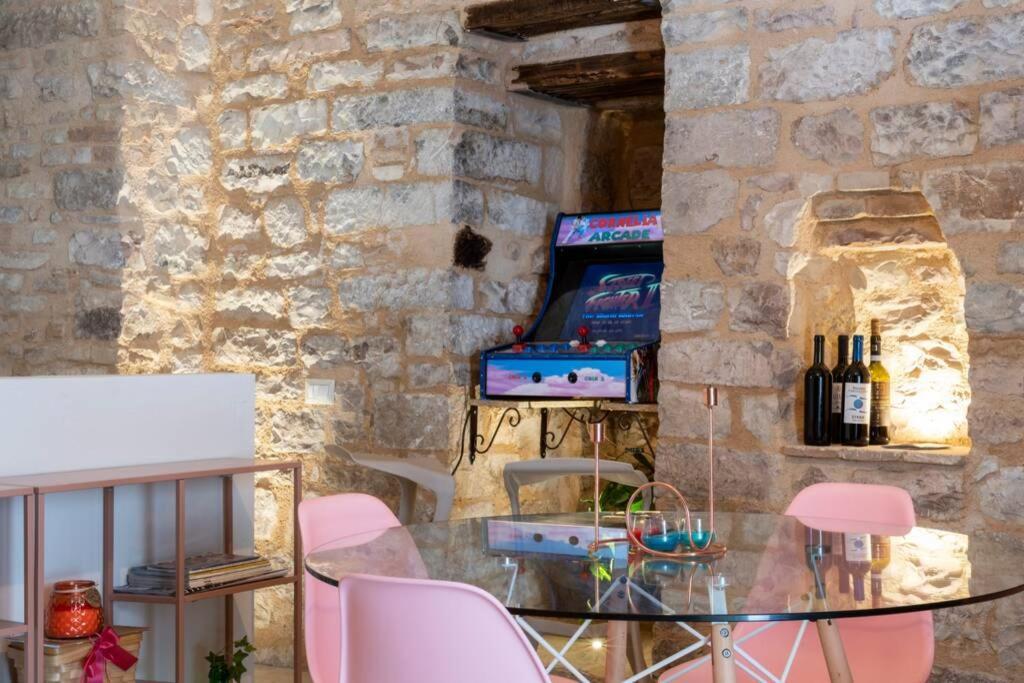 Cornelia Cavern Cosy Studio Apartment In Spello Luaran gambar